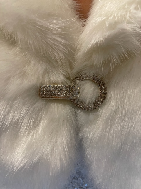 Kısa Kollu Broş Detaylı Gelin Etol Kürk Bolero Kısa Kollu Broş Detaylı Gelin Etol Kürk Bolero