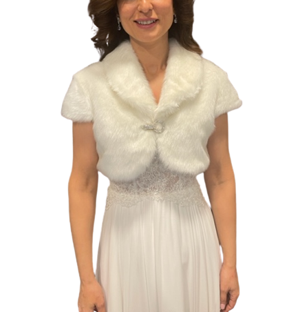 Kısa Kollu Broş Detaylı Gelin Etol Kürk Bolero Kısa Kollu Broş Detaylı Gelin Etol Kürk Bolero