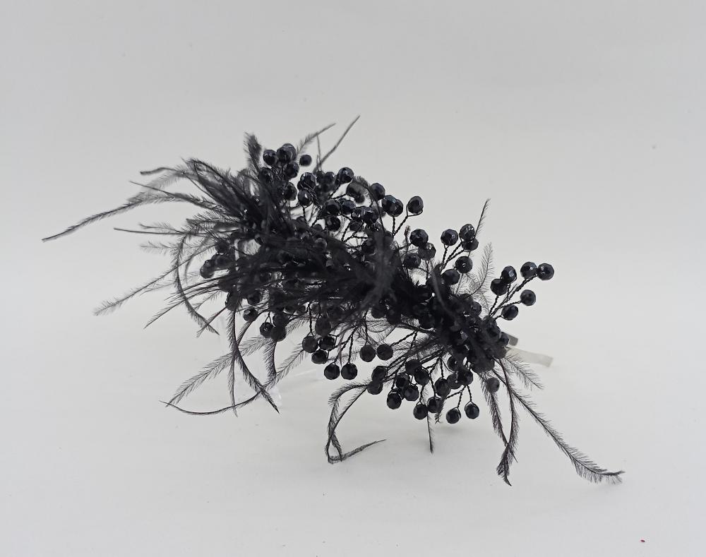 Kristal İşlemeli Tüy Detaylara Sahip Gelin Kına Tacı Kristal İşlemeli Tüy Detaylara Sahip Gelin Kına Tacı