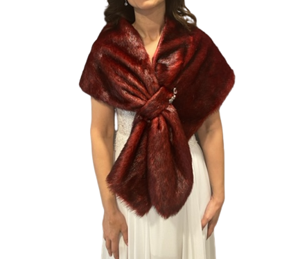 Kristal Taşlı Broşa Sahip Gelin Etol Kürk Bolero Kristal Taşlı Broşa Sahip Gelin Etol Kürk Bolero