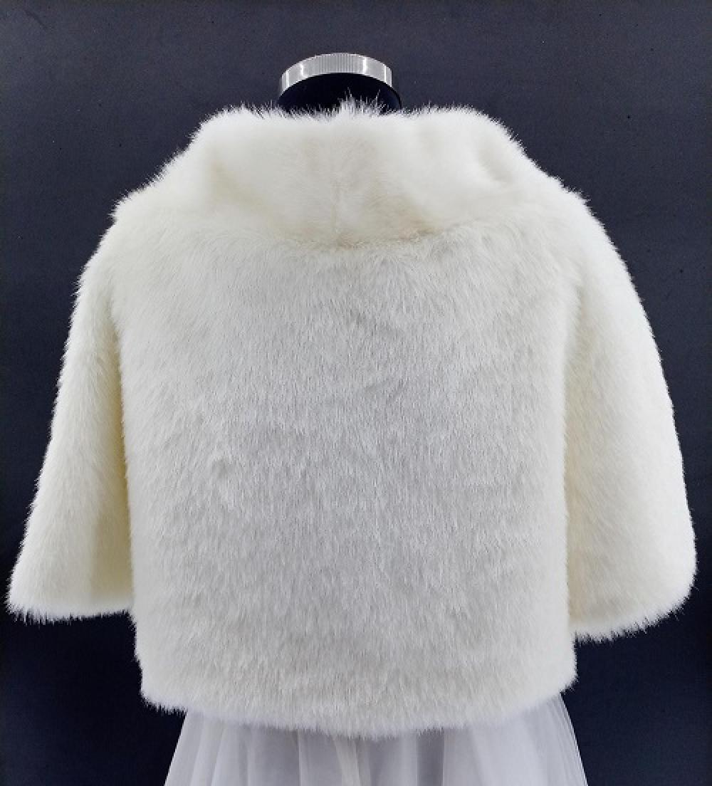 Yarım Kollu Kristal Taş Broşa Sahip Gelin Etol Kürk Bolero Yarım Kollu Kristal Taş Broşa Sahip Gelin Etol Kürk Bolero