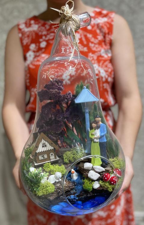 Armut Şeklinde Cam Fanuslu Hediyelik Çiçek