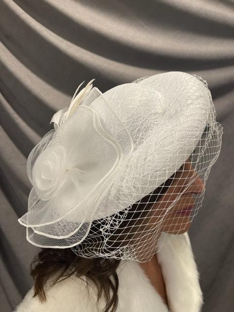 Beyaz Yüz Fileli Gül Detaylı Şık Vualet Şapka Nikah Kepi