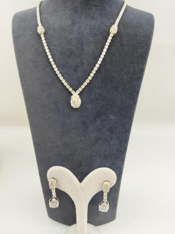 Damla Kristallere Sahip Gümüş Renk Takı Seti