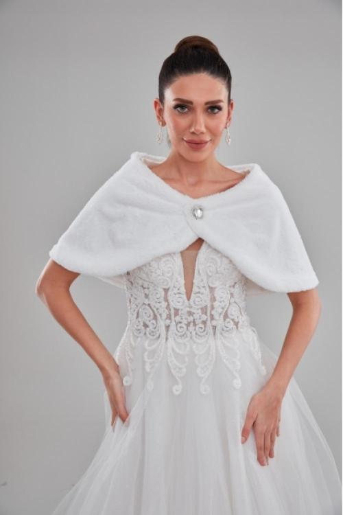 Elmas Detaylı Broşa Sahip Kısa Gelin Etol Kürk Bolero