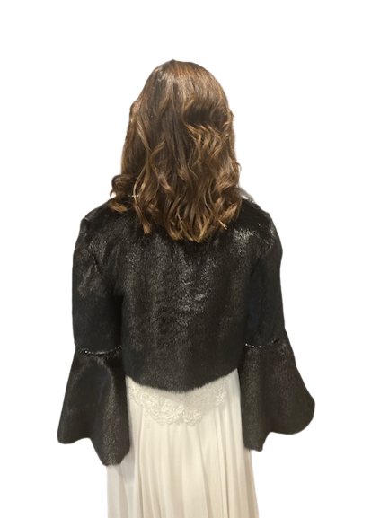 Geniş Kollu İnci Ve Broş Detaylarına Sahip Gelin Etol Kürk Bolero