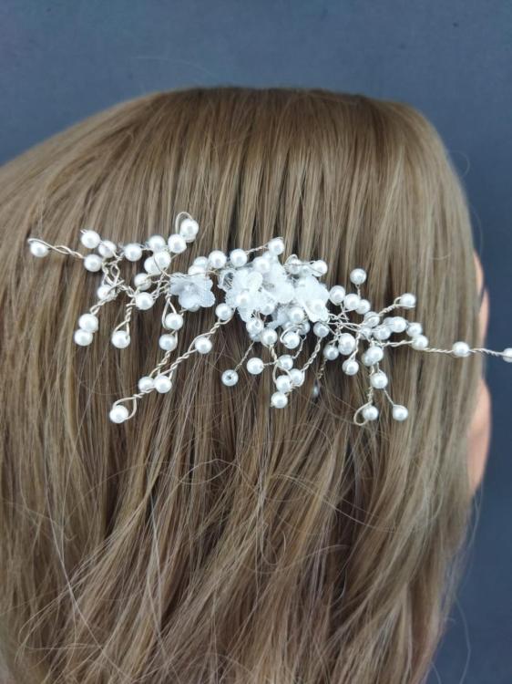İncili Ve Küçük Çiçek Detaylı Gelin Saç Tokası