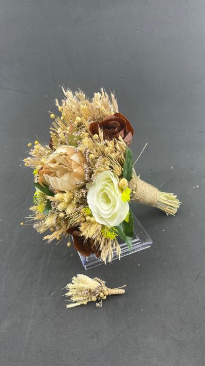 Kahve Bej Renklerde Aranjman Gelin Buketi ve Damat Yaka Çiçeği