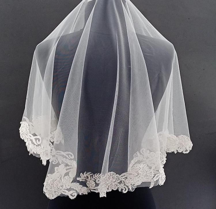 Kenarları Aplike Dantel Ve İnci İşlemeli Gelin Örtüsü