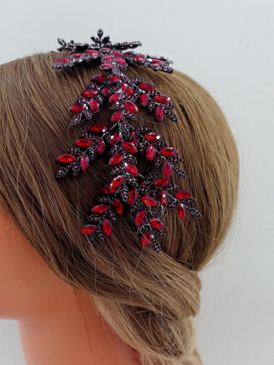 Kırmızı Kristal Taşlarla Oluşturulmuş Şık Kına Tacı