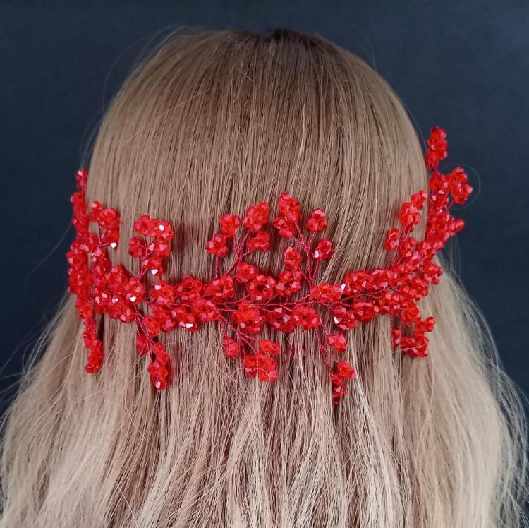 Kırmızı Kristallerden Oluşan Kına Tacı 