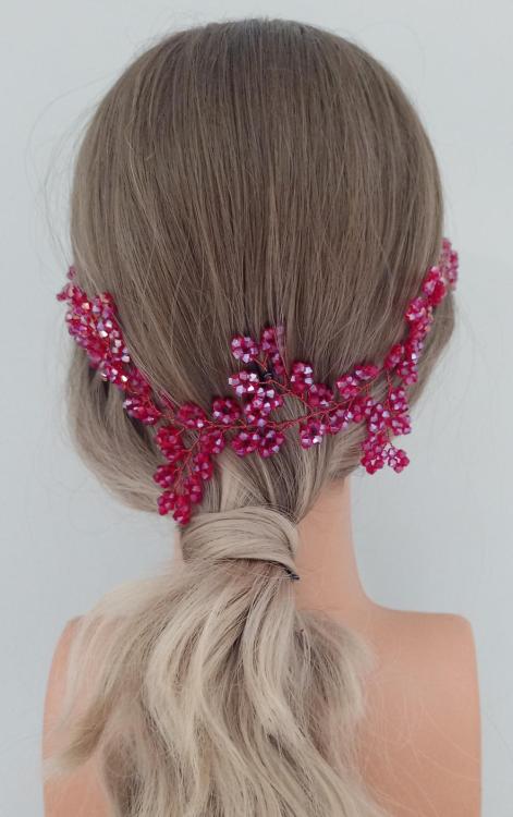 Kırmızı Kristallerle Oluşturulmuş Zarif Kına Tacı 