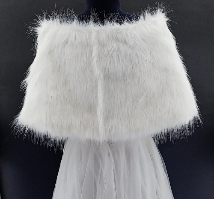 Kısa Uzun Tüylü Broş Detaylı Gelin Etol Kürk Bolero