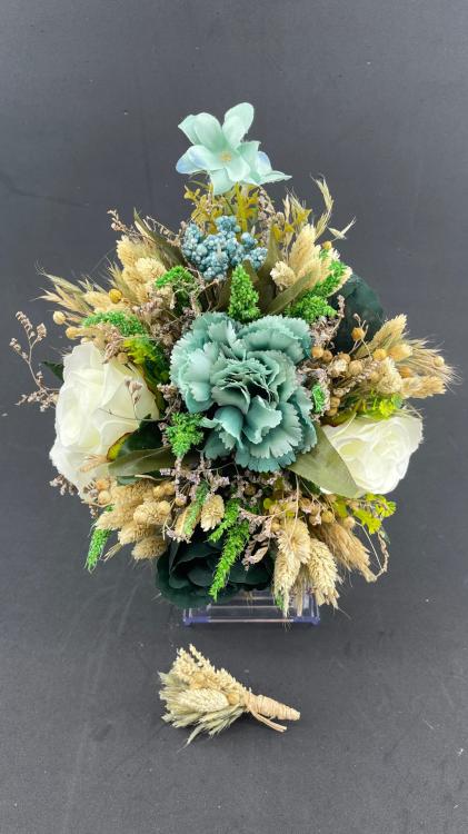 Krem Cipso ve Başaklarla Süslü Yeşil Aranjman Gelin Buketi Ve Damat Yaka Çiçeği