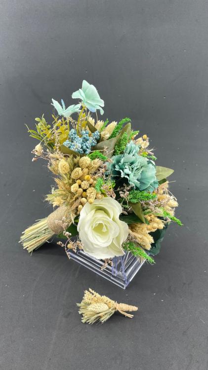 Krem Cipso ve Başaklarla Süslü Yeşil Aranjman Gelin Buketi Ve Damat Yaka Çiçeği