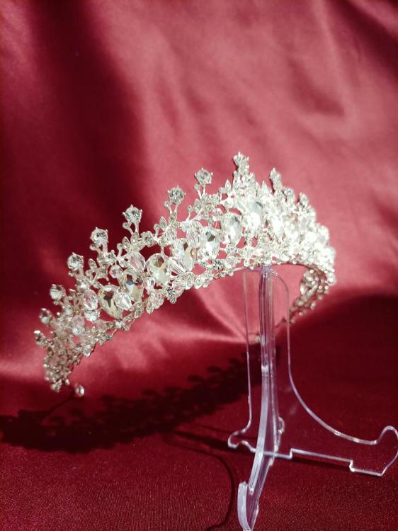 Kristal Taş Ve Kristal Boncuk Süslemeli Gelin Tacı
