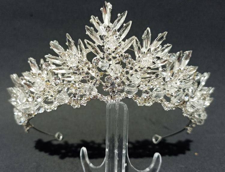 Kristal Ve Zirkondan Oluşmuş Şık Gelin Tacı 