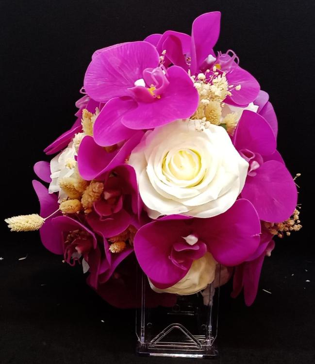 Pembe Orkide Ve Beyaz Güllerden Oluşan Gelin Buketi 