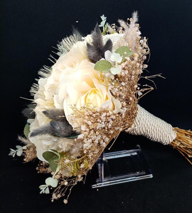 Sarı Güllerden Oluşan Gelin Buketi 