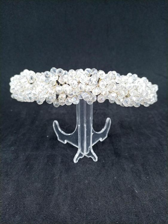 Şeffaf Kristallerle Oluşturulmuş Gümüş Renk Gelin Tacı