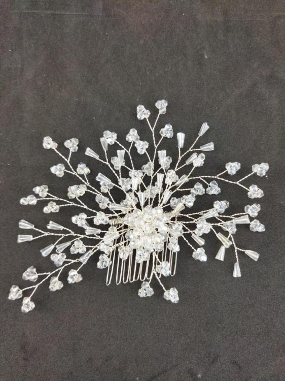 Şeffaf Kristallerle Şekillendirilmiş Gelin Tokası