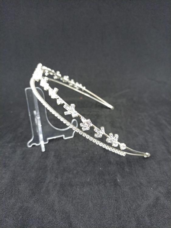 Zirkon Taşlarla Süslenmiş Gümüş Renk Gelin Tacı