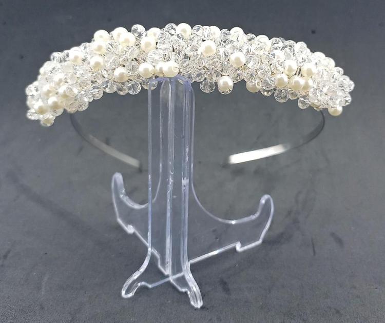 Şeffaf Top Kristallerden Oluşan İnci Detaylı Gelin Tacı 