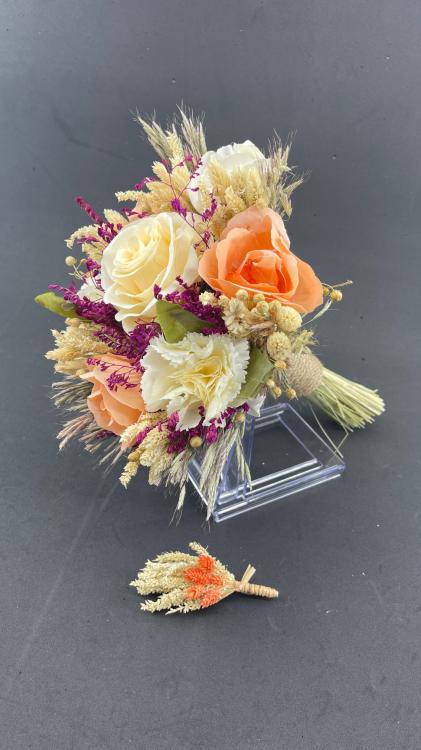 Somon Krem ve Pastel Tonlarda Çok Renkli Aranjman Gelin Buketi Ve Damat Yaka Çiçeği