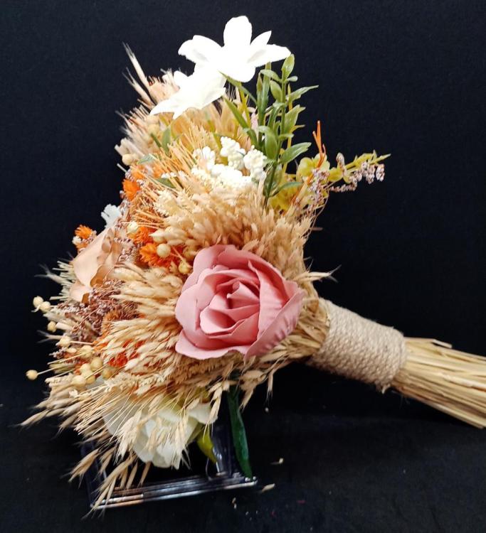 Turuncu Cipsolardan Oluşan Aranjman Çiçek Gelin Buketi 