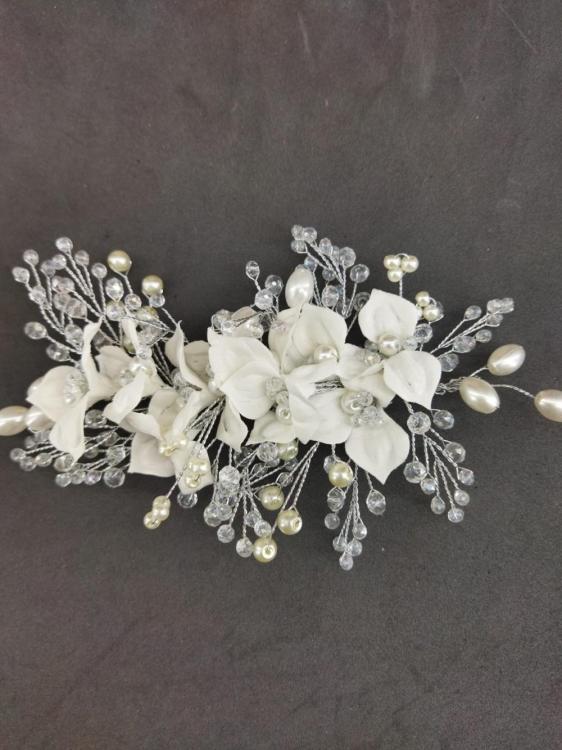 Uzun İnciler Ve Kristallerle Süslenmiş Beyaz Gala Gelin Saç Tokası