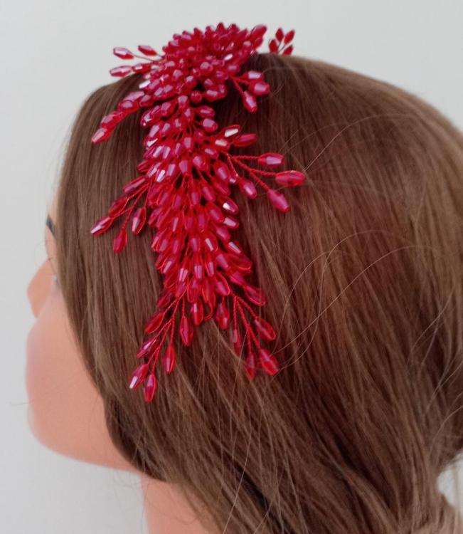 Uzun Kırmızı Kristallerden Oluşan Kına Tacı