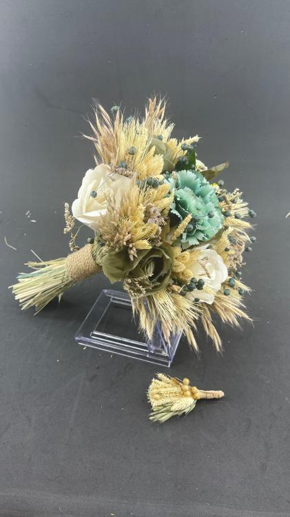 Yeşil Tomurcuk Gardenya Detaylı Krem Gül Gelin Buketi Ve Damat Yaka Çiçeği