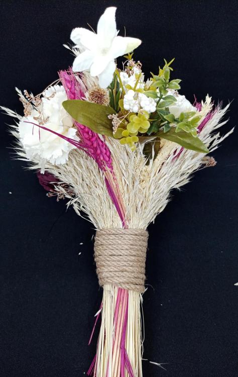 Yeşil Ve Fuşya Detaylı Aranjman Çiçek Gelin Buketi 