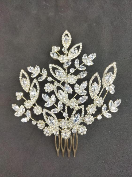 Zirkon Taşlarla Oluşturulmuş Şık Gelin Saç Tokası