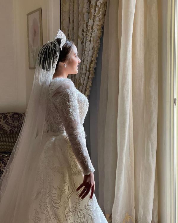 Kasnak İşleme Dizaynlı Demonte Etekli Balık Gelinlik