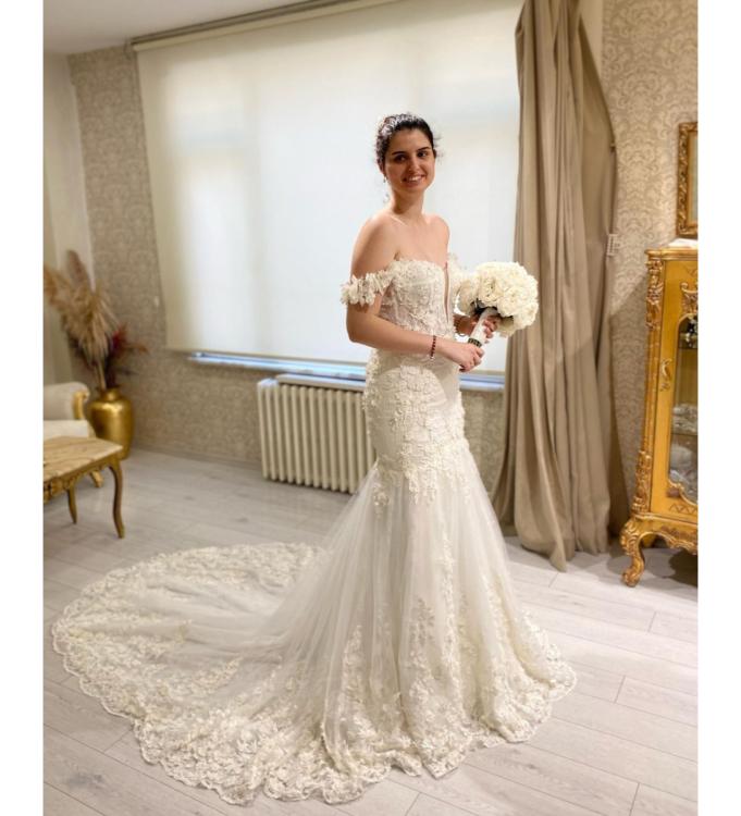 Romantik Fransız Dantel Dizaynlı Balık Gelinlik