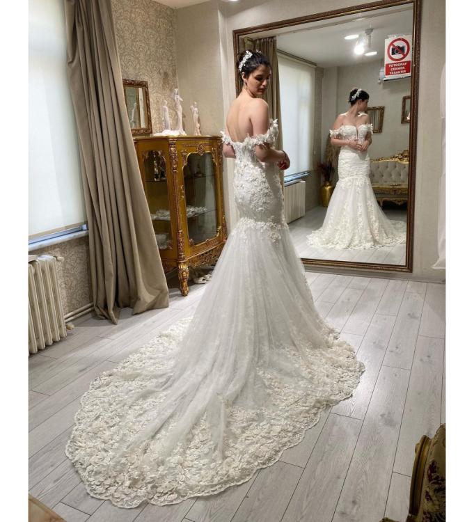 Romantik Fransız Dantel Dizaynlı Balık Gelinlik